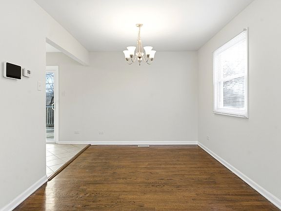 5th image of 16419 Woodlawn West Ave