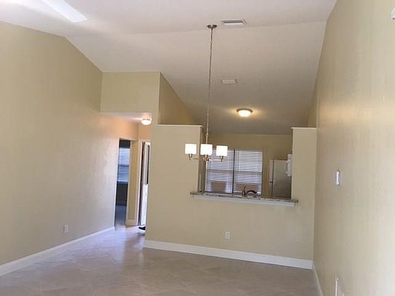 4th image of 2312 SE Brekenridge Cir