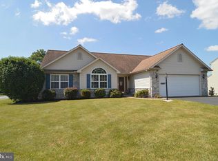 108 Victoria Dr, Douglassville, PA 19518