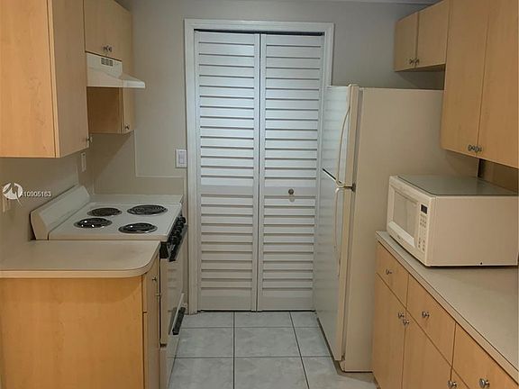 5th image of 6380 NW 114th Ave APT 307