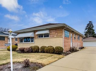7650 Suffield St, Morton Grove, IL 60053