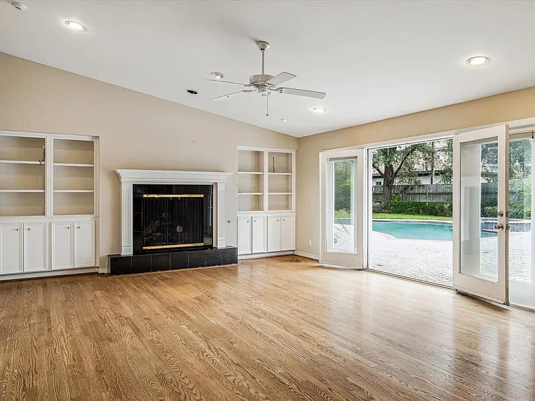 5505 Holly Springs Dr — Photo 4