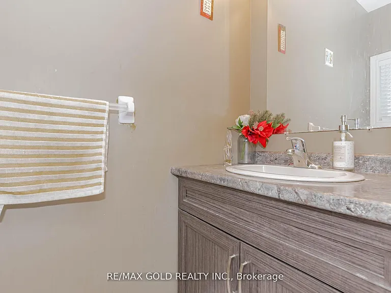 240 Birkinshaw Rd — Photo 25