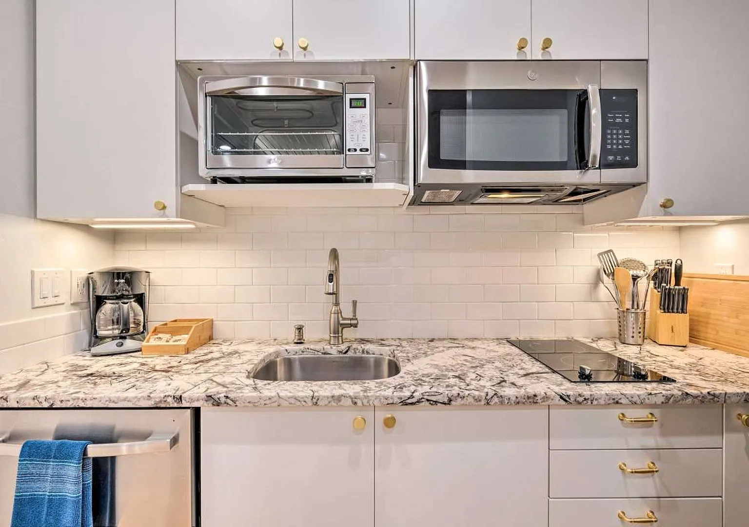 2324 S Green St — Photo 4