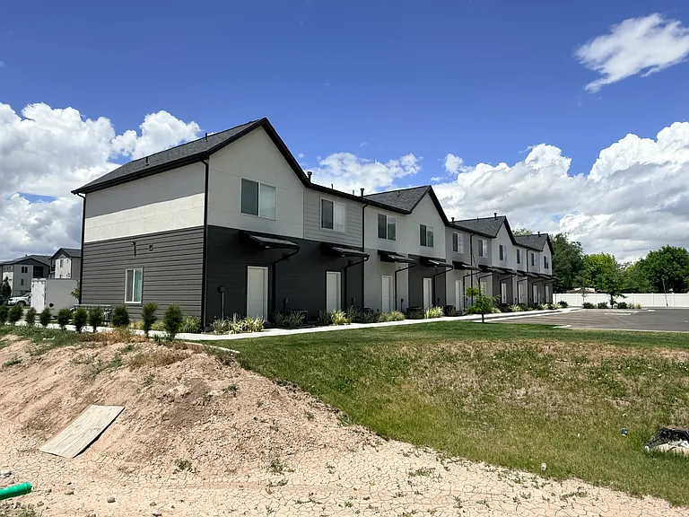 172 N 400 W — Photo 27