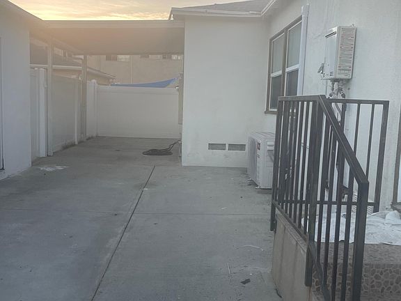 5th image of 14000 Oxnard St