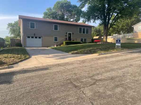 621 E 15th St, Concordia, KS 66901