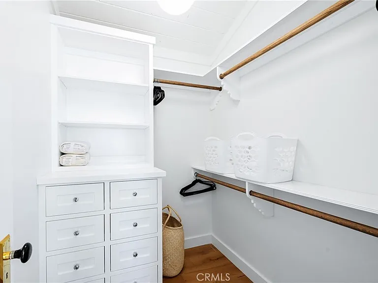 360 Cliff — Photo 36