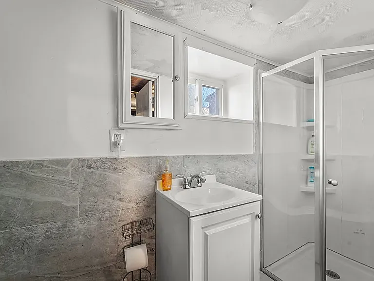 112 Grand Ave — Photo 10