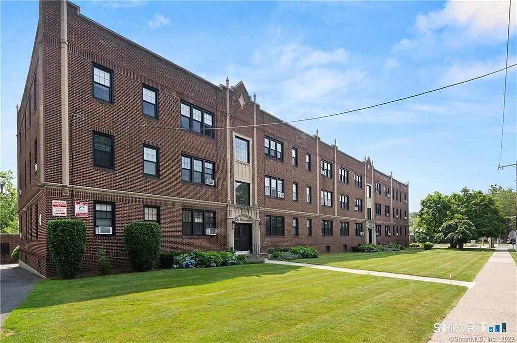 2 bed, 1.0 bath, 1000 sqft, $2,195 — Photo 2