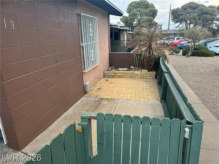 119 E Van Wagenen St — Photo 4