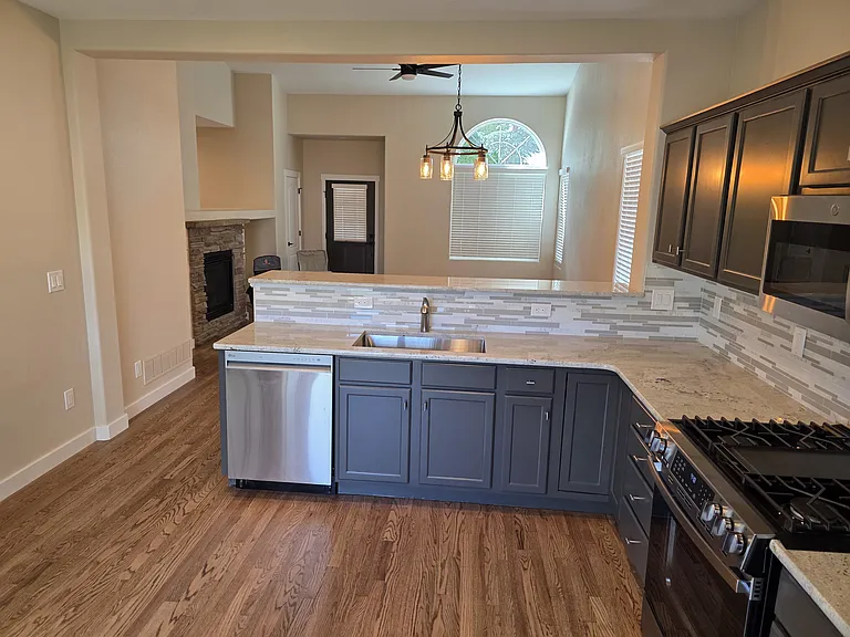 Kitchen/gas oven-stove top
