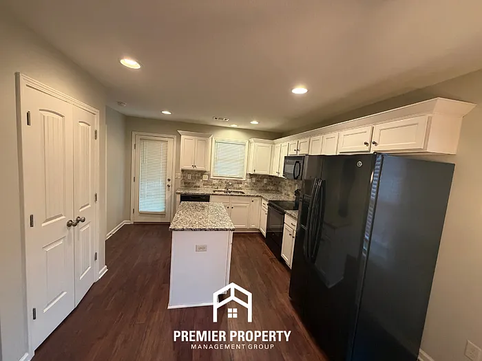 437 Barn Wood Rd — Photo 6