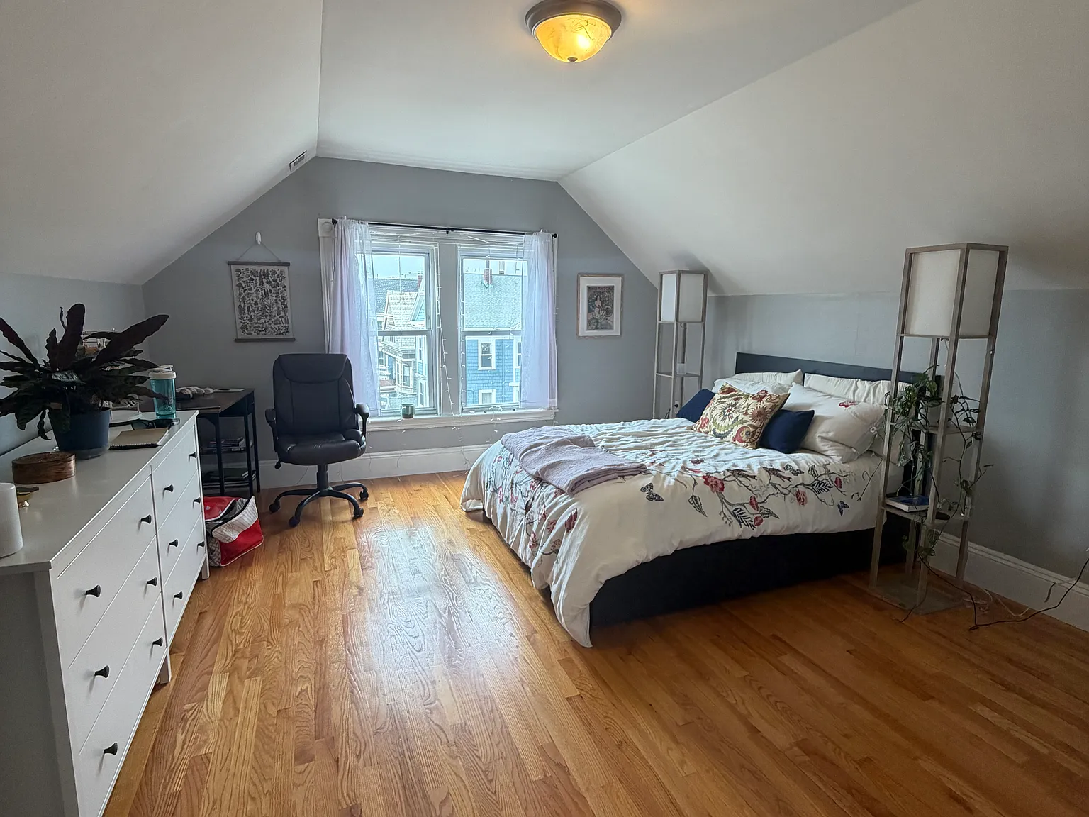 5 bed, 1500 sqft, $1,300 — Photo 3