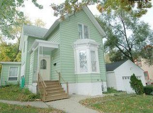 140 S Liberty St, Elgin, IL 60120