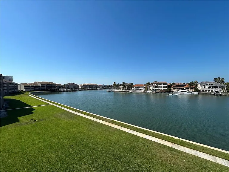6260 Kipps Colony Ct #203 — Photo 42