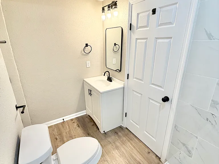 310 N Gevers St — Photo 16