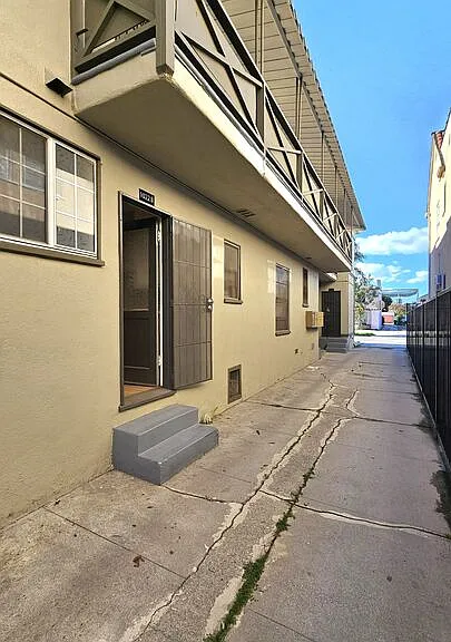 1022 S Norton Ave #B — Photo 11