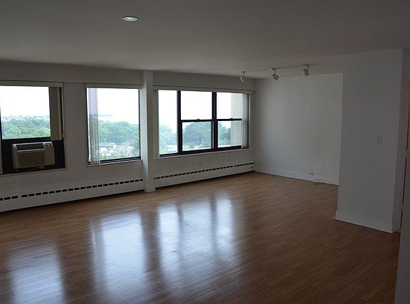 5th image of 3420 N Lake Shore Dr APT 15HI