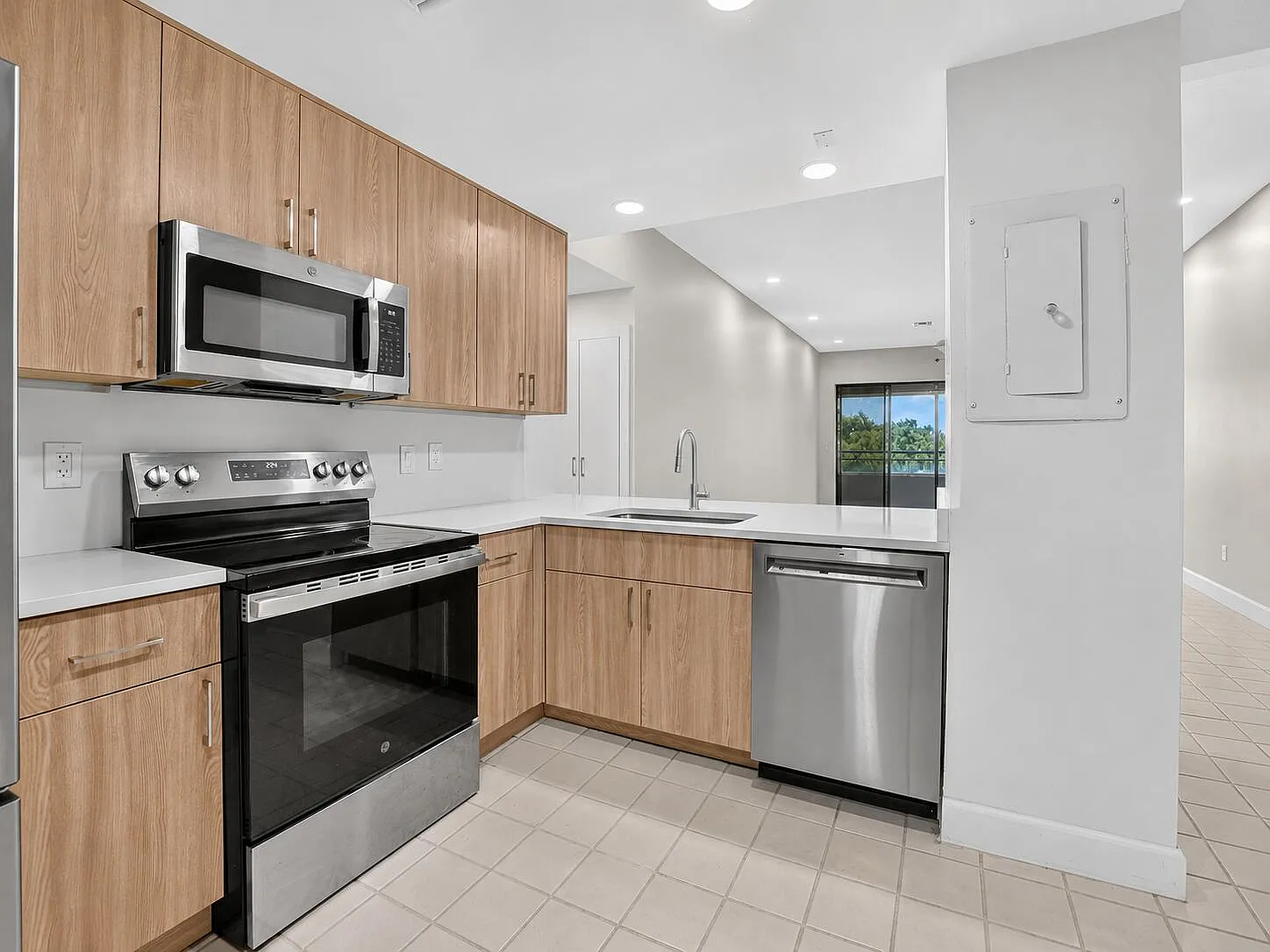 1 bed, 1.5 bath, 1089 sqft, $2,400 — Photo 4
