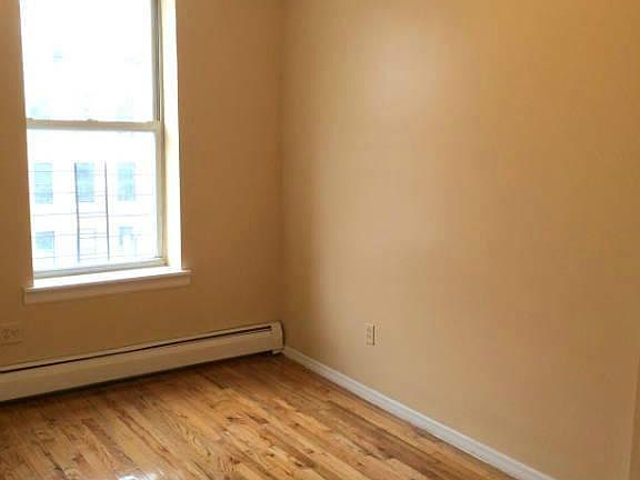 5th image of 2793 8th Ave APT 4S