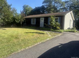 77 Diana Dr, Mastic Beach, NY 11951