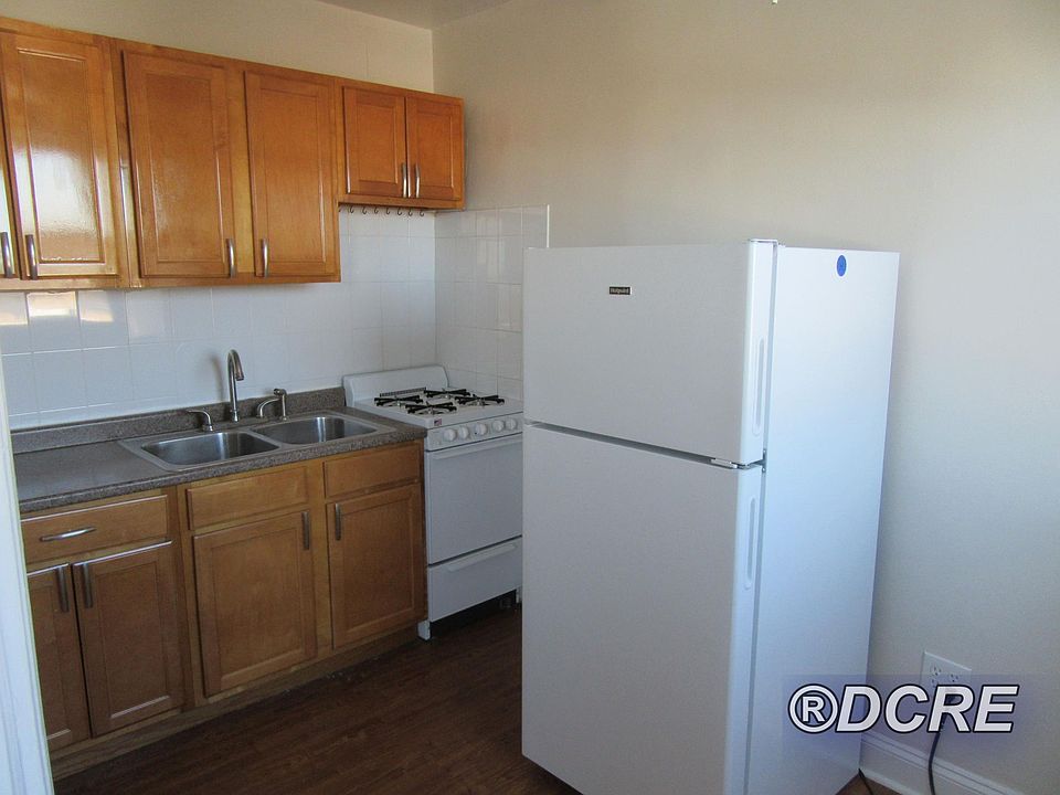 1st image of 1413 W Chase Ave #104