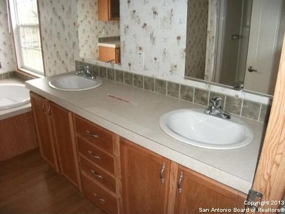 3rd image of 255 Camryn Cir