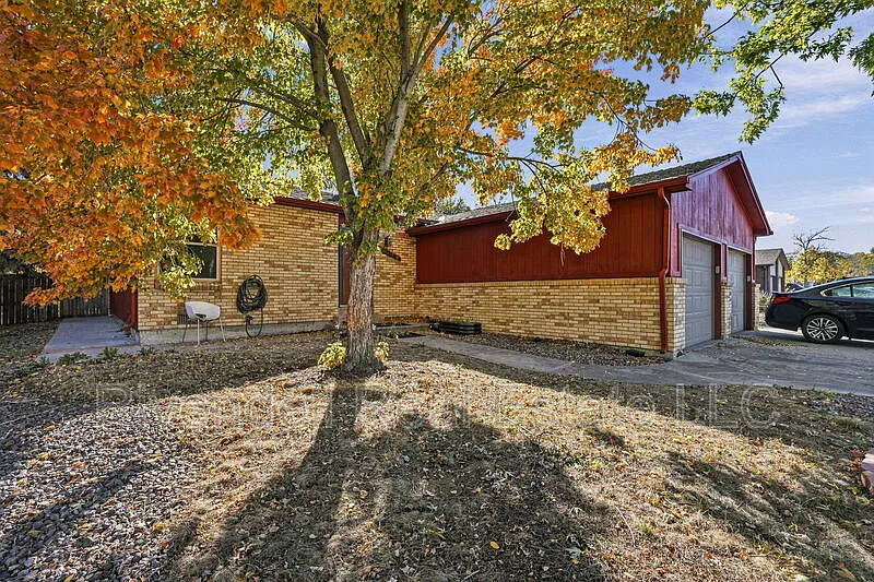 2 bed, 1.0 bath, 1051 sqft, $1,895 — Photo 1