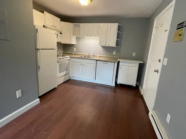 29 Old Hackett Hill Rd APT 1D, Manchester, NH 03102