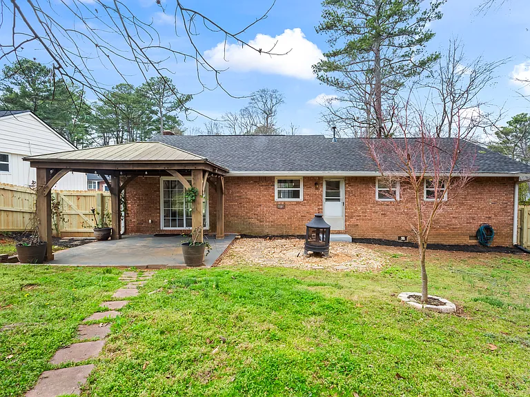 2465 Spring Dr SE — Photo 43