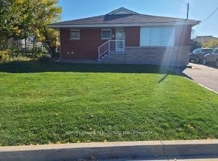 8 Salmond Ct, Hamilton, ON L8T 2J7