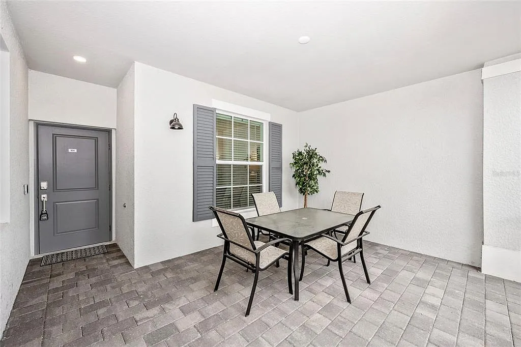 2 bed, 2.0 bath, 1579 sqft, $3,000 — Photo 3