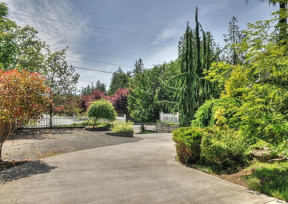 Parking/Driveway