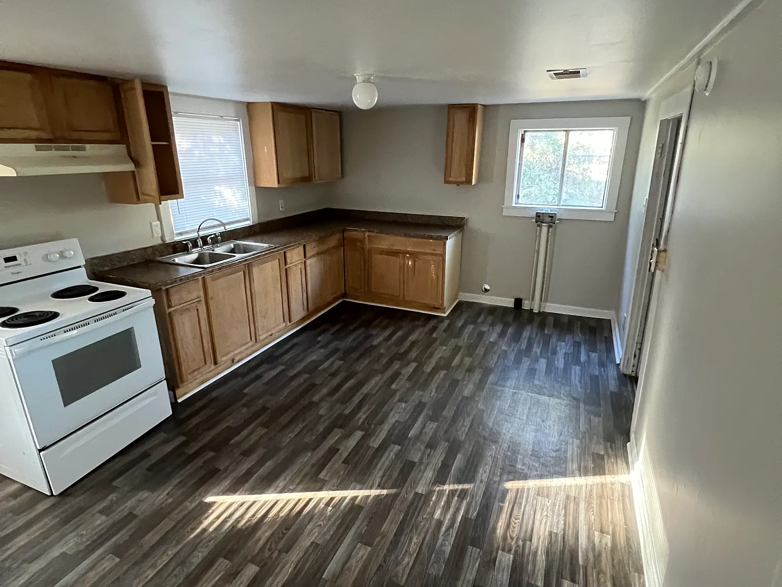 805 Third Ave — Photo 4
