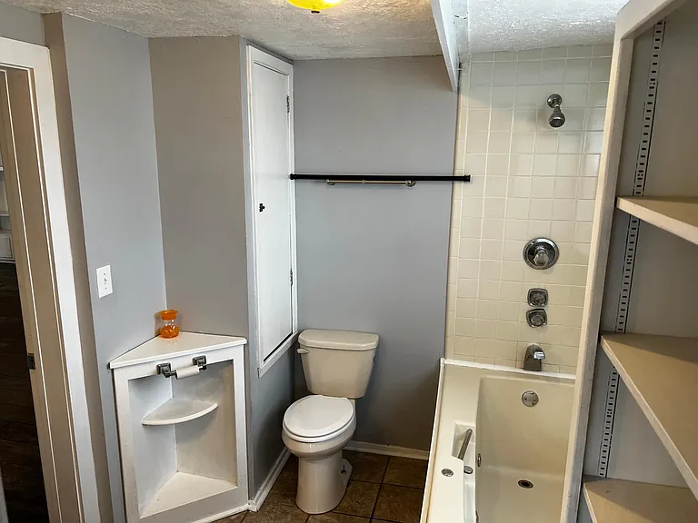 505 Country Club Rd — Photo 3