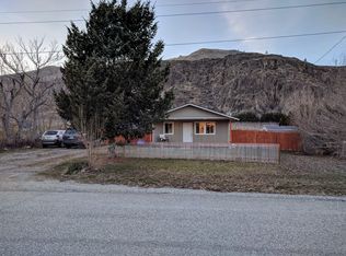 680 4th St, Chelan Falls, WA 98817