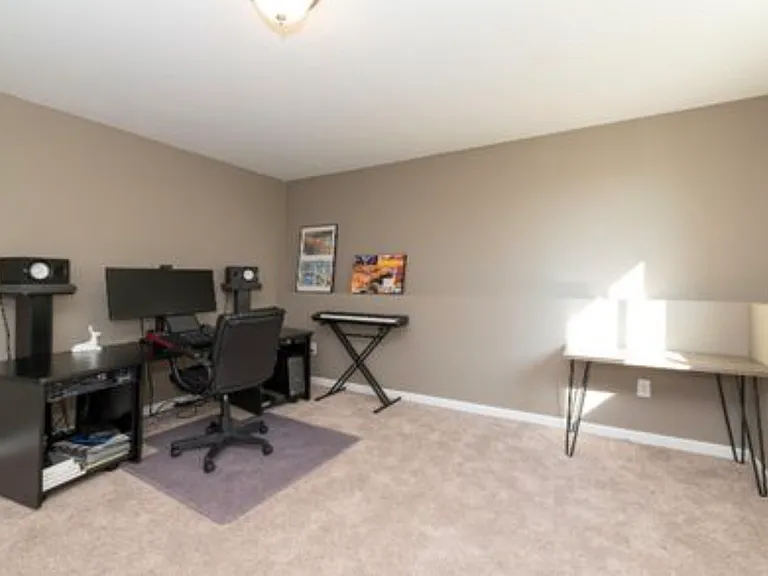 1205 Gardner Pond Ln — Photo 33