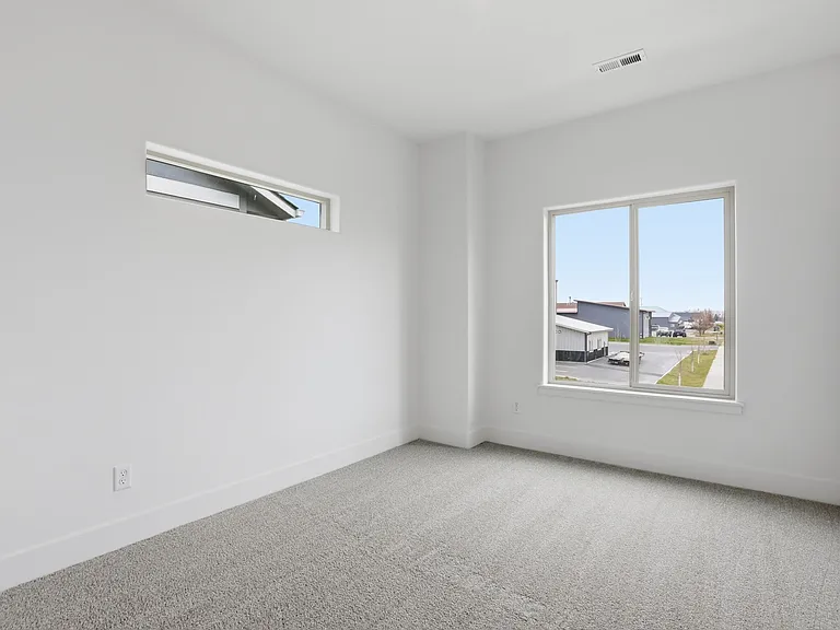 639 N Creative Way — Photo 8