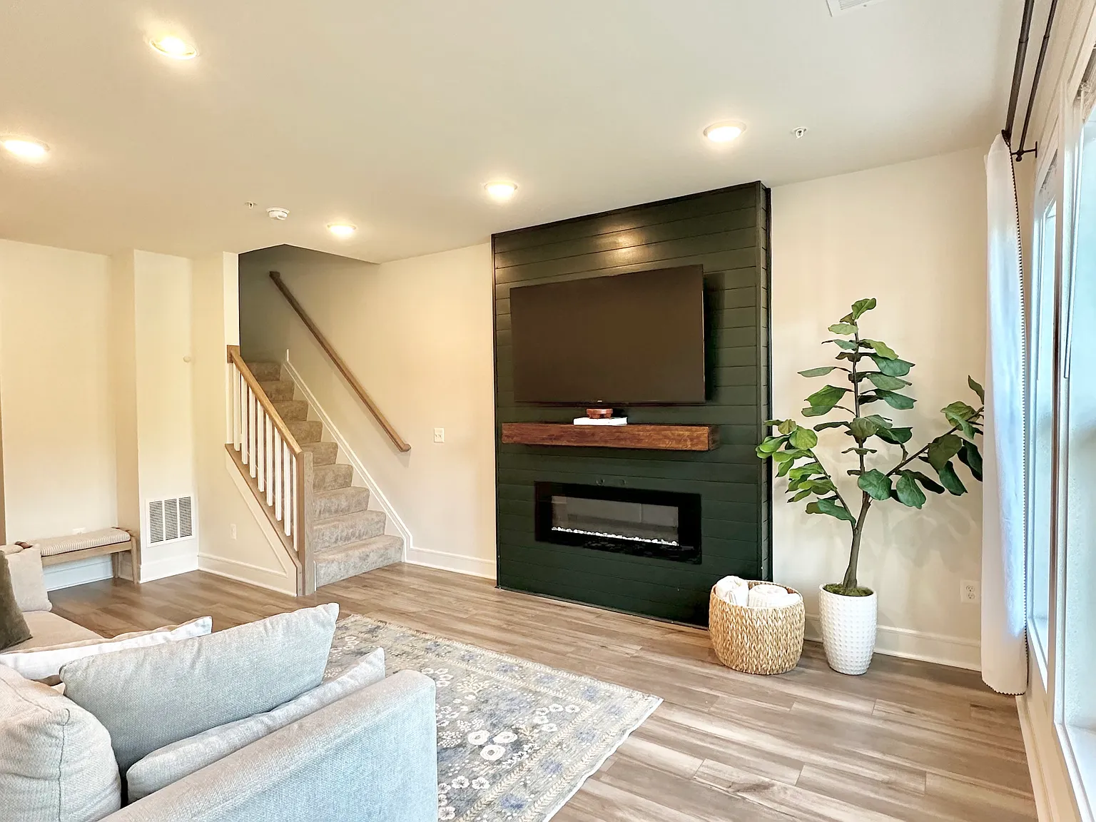 3 bed, 2100 sqft, $3,400 — Photo 4