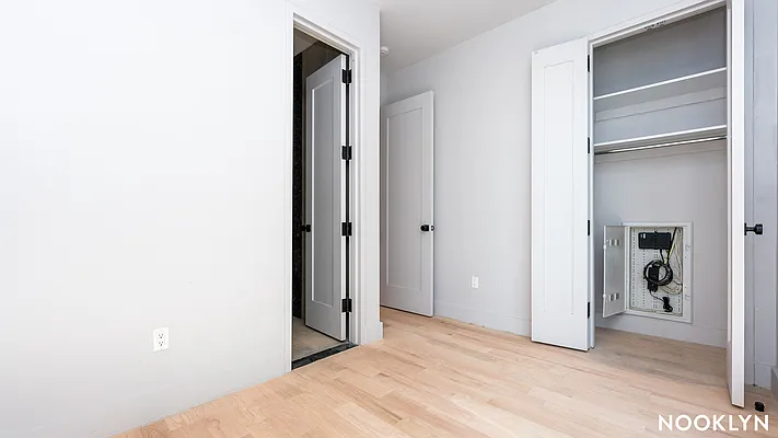 Rented by Nooklyn NYC LLC | media 13