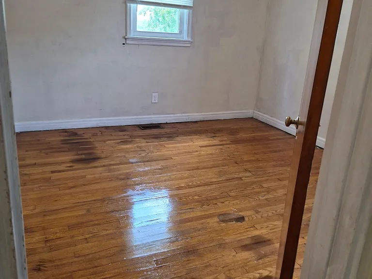 210 Foster St — Photo 9