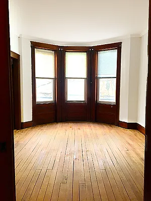 Rented by Capri Jet Realty Corp | media 11