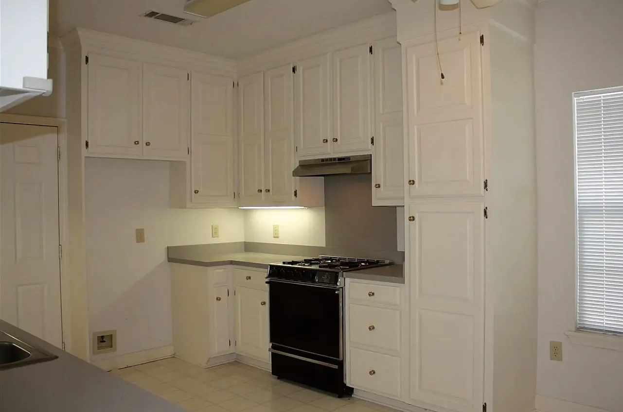 3 bed, 1451 sqft, $2,000 — Photo 4