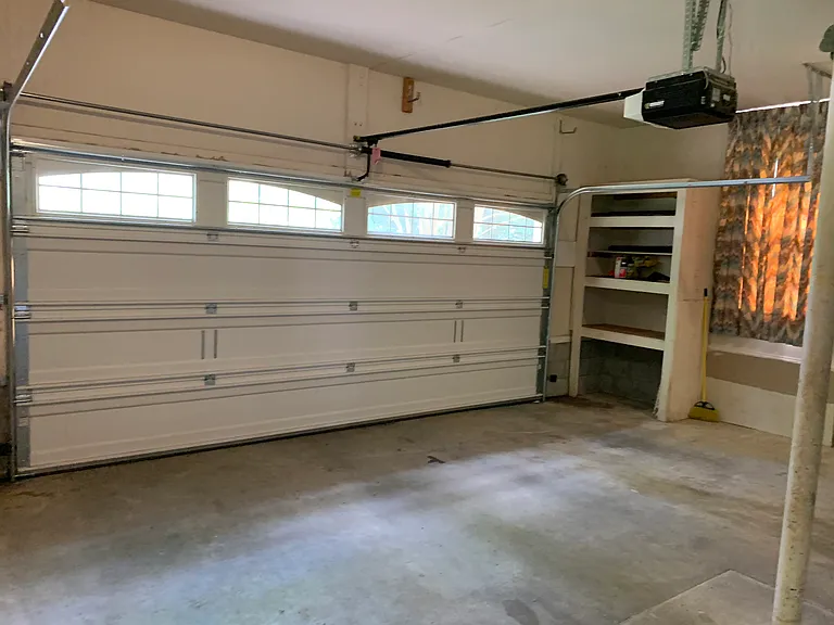 637 Sugartree Ln — Photo 40