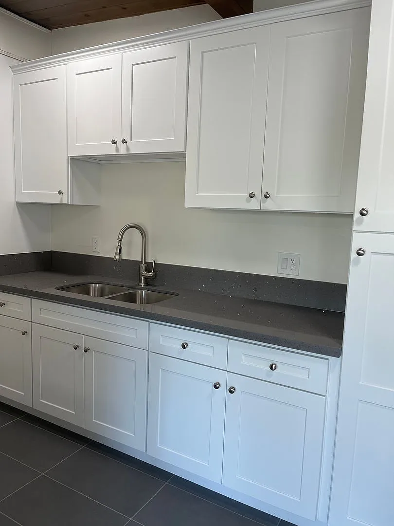 APT ROSEMEAD — Photo 3