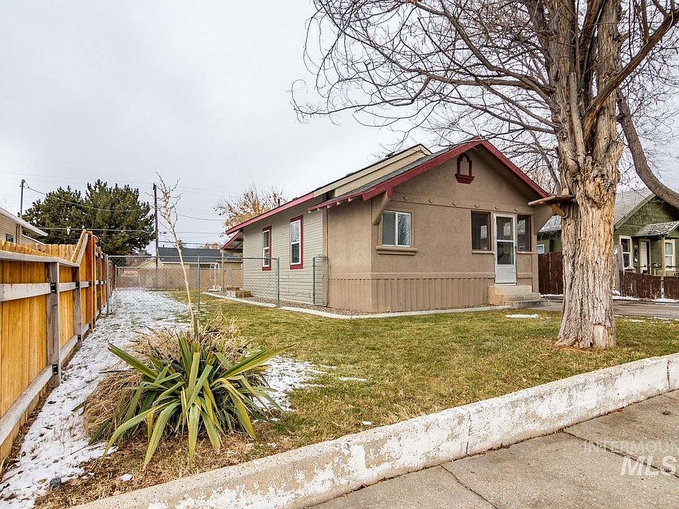 1st image of 611 & 609 19th Ave S