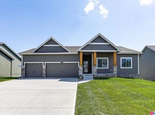 2103 Raven Ridge Dr, Bellevue, NE 68123