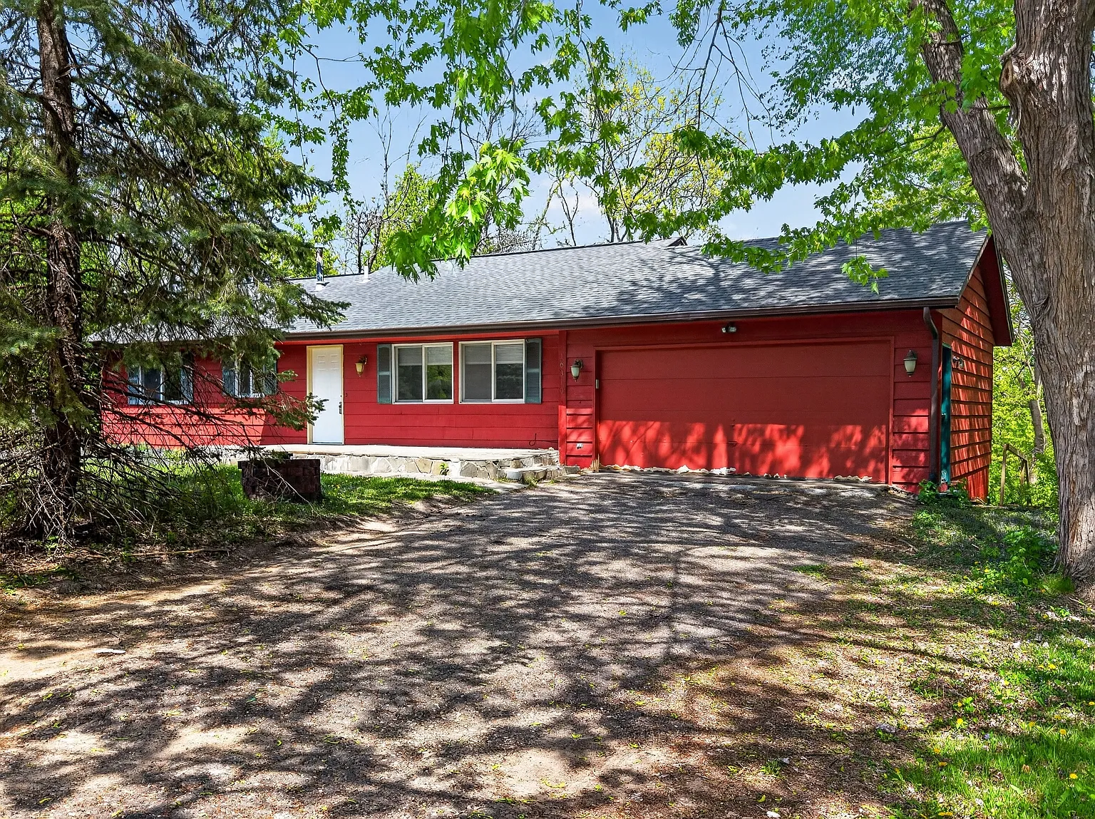 5 bed, 2554 sqft, $3,555 — Photo 4