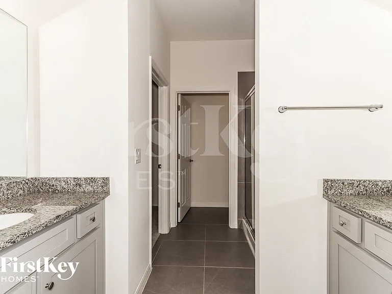 331 Corbel Ln — Photo 9